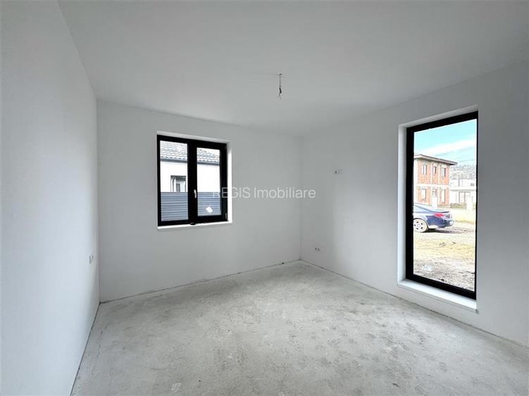 Casa individuala de vanzare | 3 dormitoare | parter | Sanpetru - 8