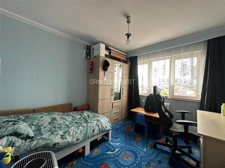 Apartament 3 camere decomandat zona Vasile Aaron - 9