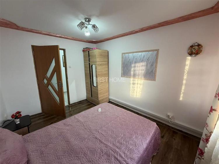 Apartament 3 camere  , zona Inspectorat Scolar, etaj 4 cu acoperis - 12