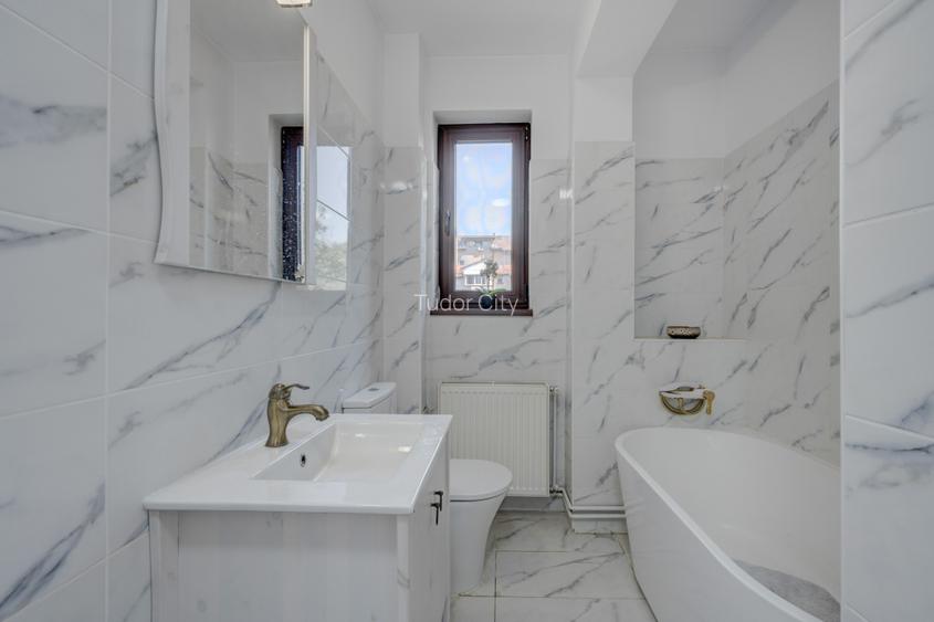 O proprietate imobiliară deosebită, formată din casă și mult teren! - 18