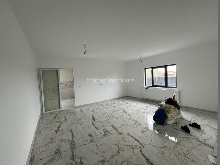 Oportunitate! Casa la sol, 3 camere, teren 420 mp, Valu lui Traian! - 3