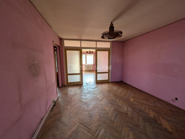 Apartament 4 camere în zonă centrală, pe Strada Armoniei - 13