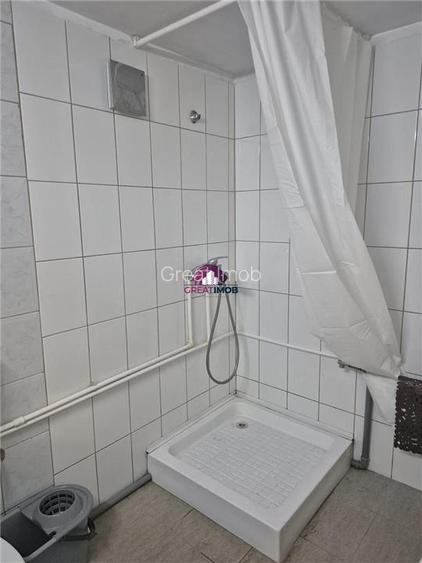 Loc în cameră — 160 EUR lună | Tot inclus | Metrou 2 minute Mihai - 3