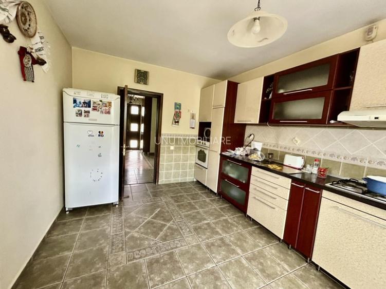 Vilă de familie 1000 mp teren, 6 camere, garaj 2 mașini, foișor - Valea Lupului - 7