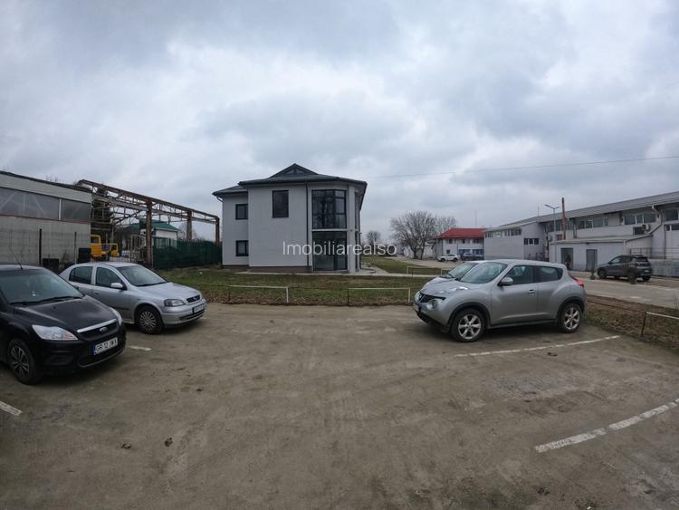 Cladire de birouri cu parcare privata 266 mp utili - 2