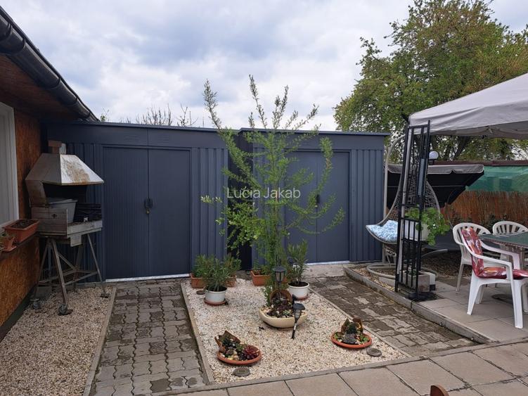 Casa cu 2 apartamente decomandate - 4