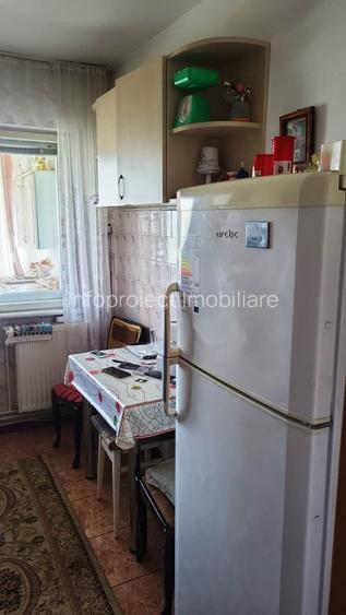 Apartament cu 2 camere, decomandat, cartier Micro 14, etaj 5, zonă liniștită - 10