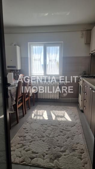 Apartament 3 camere, zona Bucovina - 8