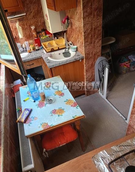 Soarelui 3 camere decomandat, etaj 2, centrala gaz - 6