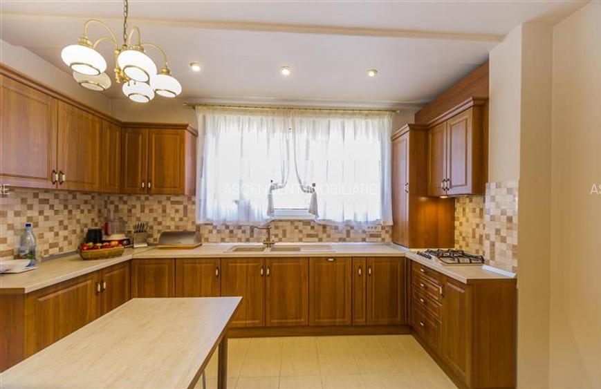 FILM ! Pe armonia a 1.100 mp teren/ gradina, Vila galanta,cu 3 apartamente disti - 13