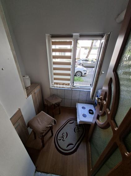 Apartament cu 2 camere decomandat, zona Nicolina - 8