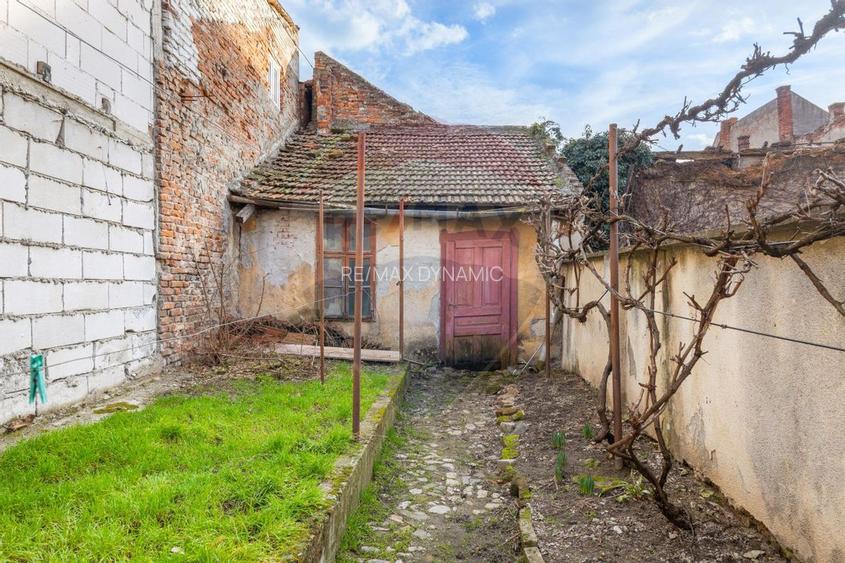 Casă cu 3 camere + teren 342 mp de vânzare - zona Boul Roșu - 17