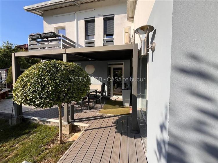 Lugoj,  Vila de Vis Cu Piscina, 440 Mp. Construiti, 820 Mp. Teren - 3