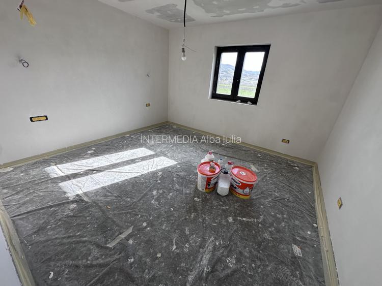 Casa noua cu 4 camere finisata in Sard 105 mp cu teren de 500 - 8