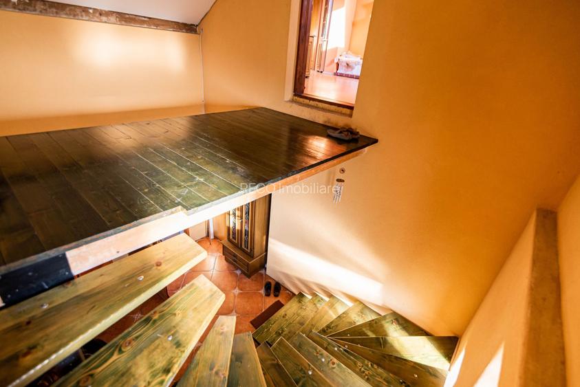 Spatii de inchiriat  pentru  birouri sau cabinete,zona Nufarul - 8