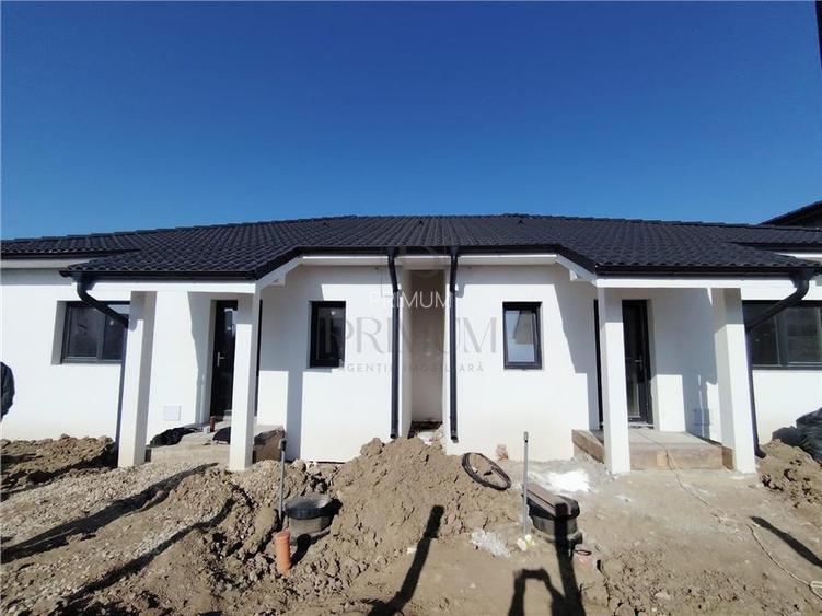 Duplex despartit - zona foarte buna - aproape de centura - toate utilitatile - 2