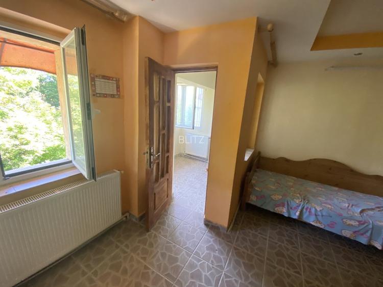 Apartament de 77mp , 3 camere decomandat et.2/4  langa Biserica mica ,Filiasi - 3