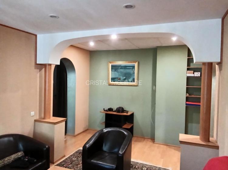 Oferta- Apartament 3 camere Ozana, parter, mobilat, pret excelent - 2