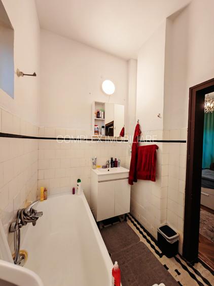 Piata Constitutiei | Poiana Florilor |  Etaj 2 din 4 la cheie | centrala proprie - 12