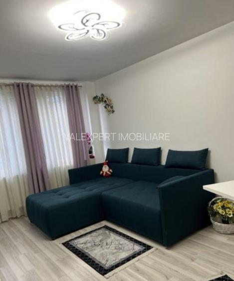 Metrou 1 Decembrie 1918, apart 2 cam, decom, et. 1/8 - 2