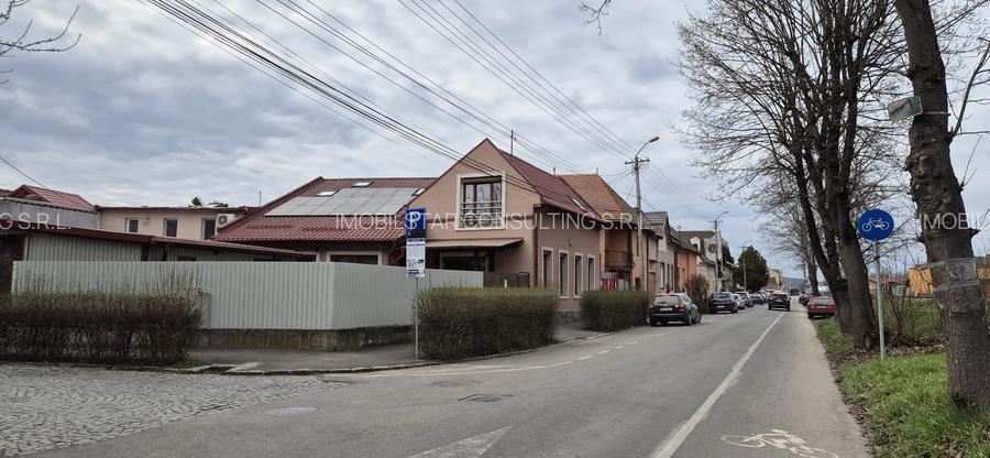 De inchiriat casa singur in curte , zona Centrala - 4