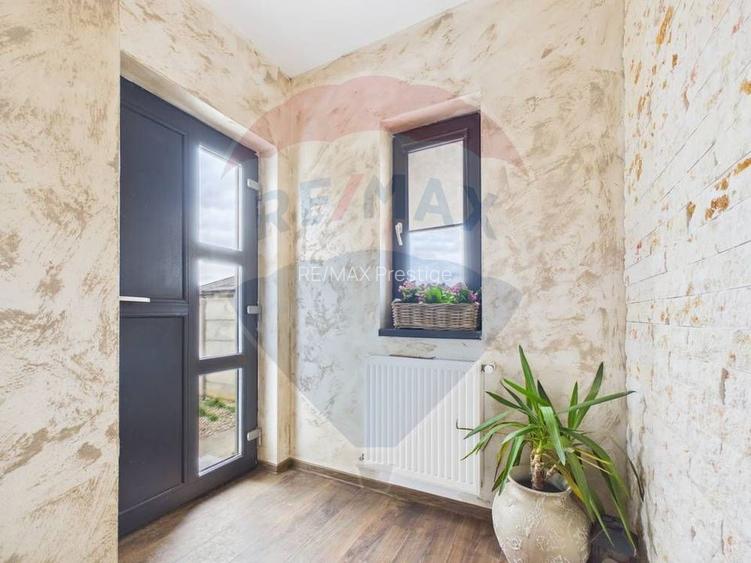 Casă / Vilă cu 4 camere de vânzare - 4