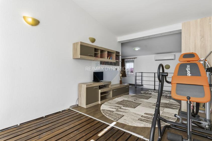 Casă cu 5 camere de inchiriat in Sofronea,Arad - 25