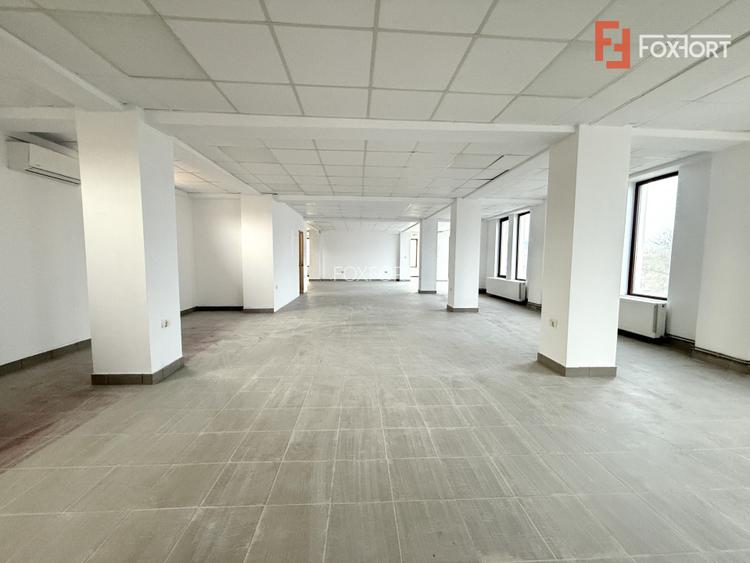 Cladire comerciala cu regim de inaltime P+2 E+M, suprafata 550 mp de inchiriat - 3