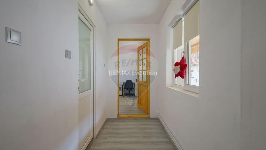 Casa spatioasa cu teren generos, in zona centrala a Sacelelor - 18