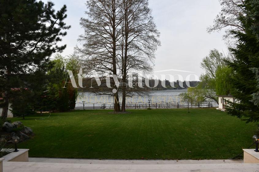 Vila unica pe malul Lacului Snagov, piscina si garaj ambarcatiuni, teren 1750 mp - 25