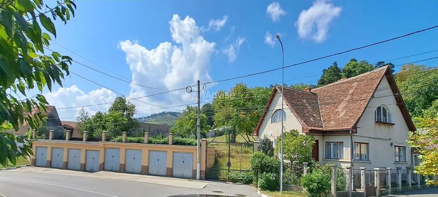 Proprietate superba teren, cladire cu opt garaje si gard zidit - 11