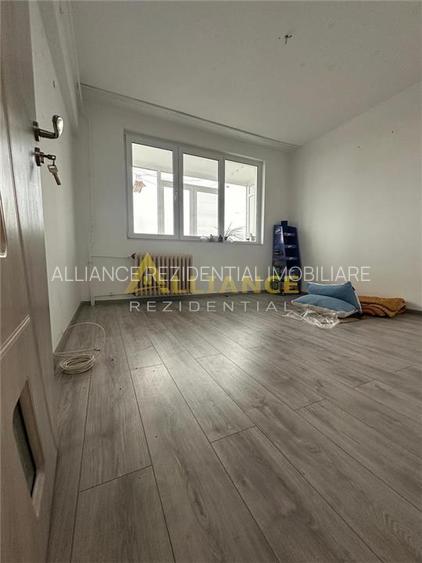 Apartament 2 camere Giurgiului Sector 4 - 11