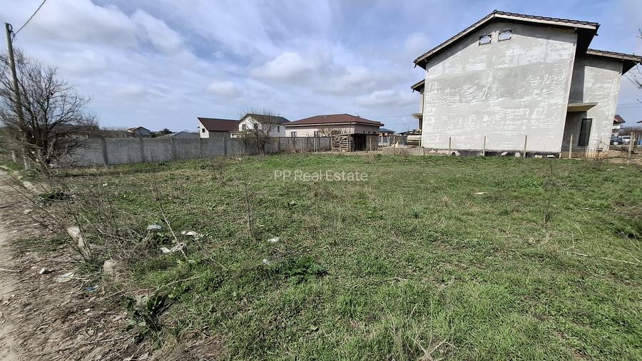 Localitatea Lazu , jud Cta - lot teren 600 mp (30x20 ml ) - 3