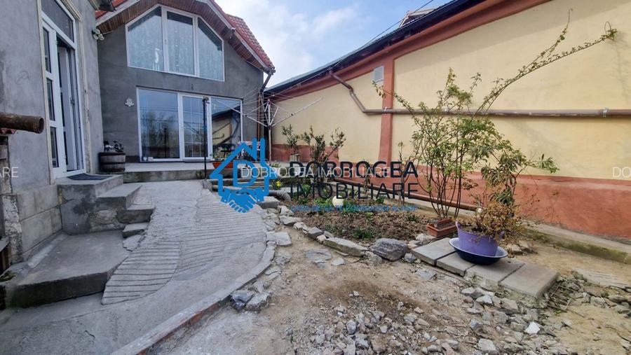 ULTRACENTRAL -CASA 4 CAMERE ,TEREN 187 MP, CENTRALA GAZ - 4