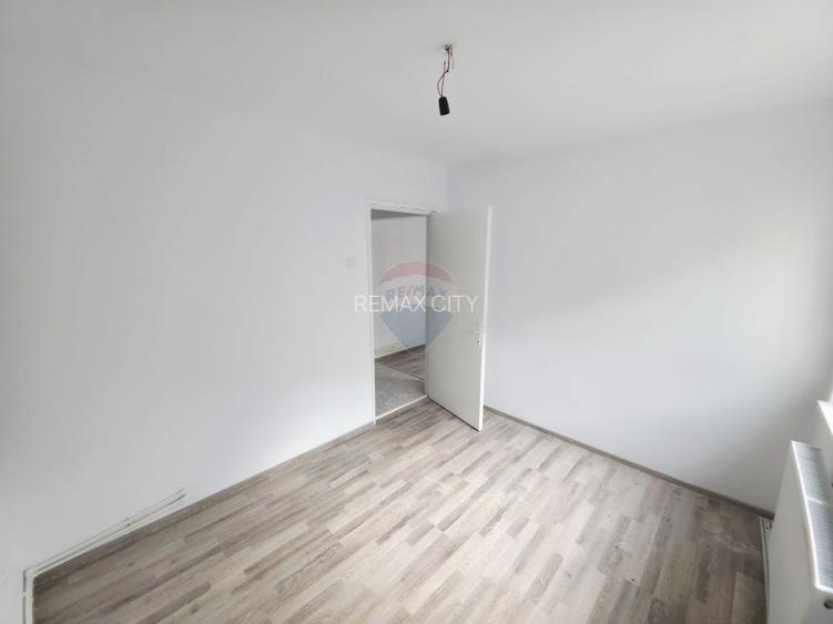 Apartament cu 3 camere de vânzare în zona Maratei - 9