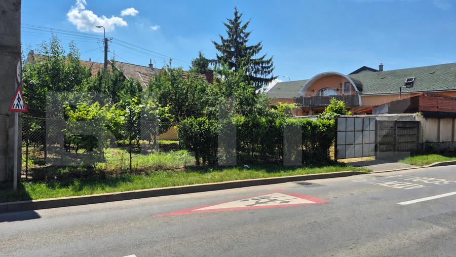 Casa cu 2 camere de vanzare, 50 mp, teren 335 mp, strada Mara, zona Piata Mica