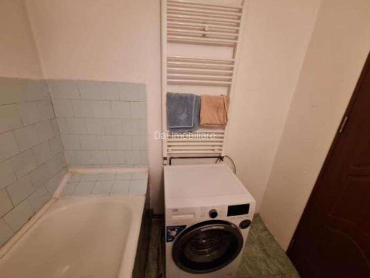102000 euro -3camere-2bai -69mp- Sebastian - bloc 1982 - 5
