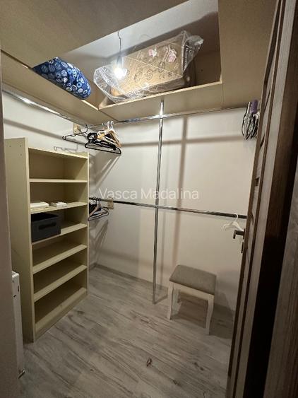 Casa situată în spatele primăriei aproape de centru  - 12