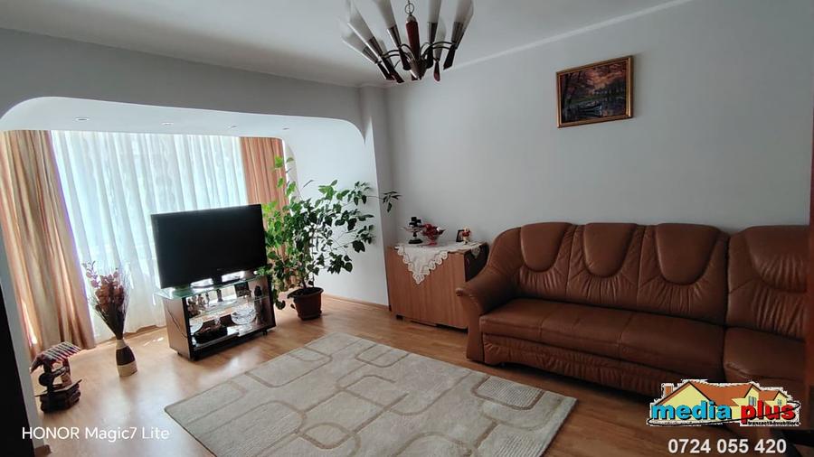 Apartament 3 camere decomandat, etaj 1, zona Silozului