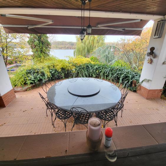 Vila lac snagov in cea mai buna portiune a lacului, ponton, garaj barca, piscina