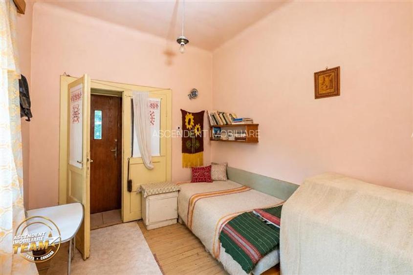 Casa cu istorie,3 camere,potential mansardare,1.840mp teren,in cadru linistit si - 8
