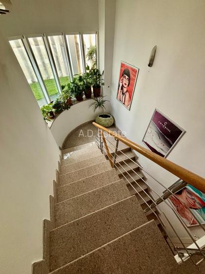 Vila De Inchiriat 11 camere  D+P+2 Timpuri Noi 12 Locuri Parcare 500 mp - 16