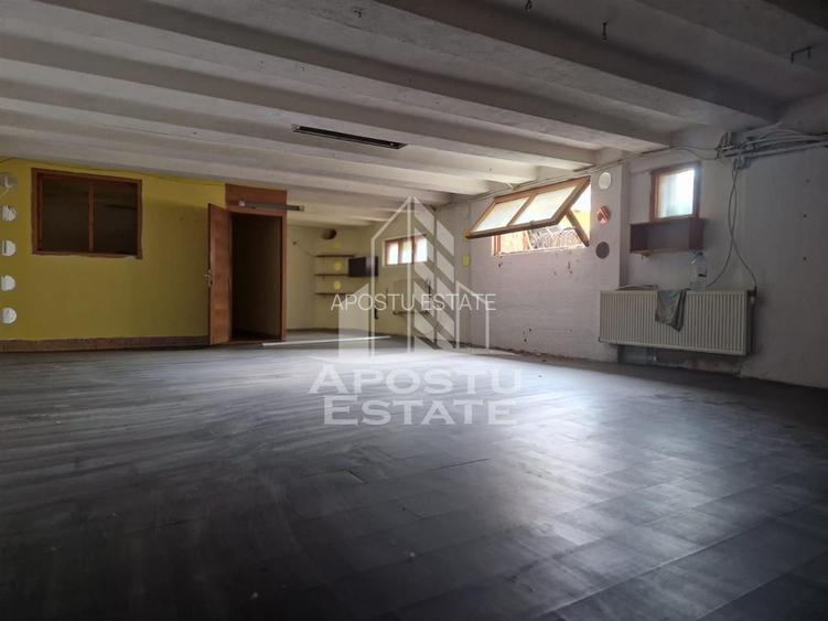Casa familiala cu spatiu comercial si garaj P+1E+M 720 Mp - 27