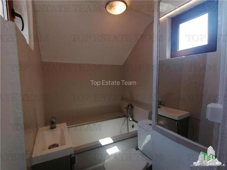 Apartament mansardabil de vanzare - 10