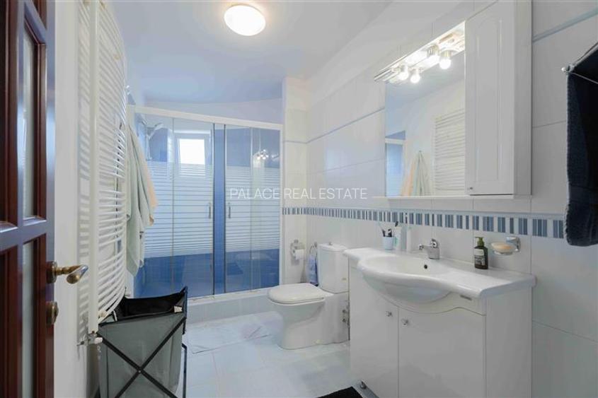 Casa de Lux in Livada cu Ciresi Eleganta, Confort si Panorama de Vis - 16