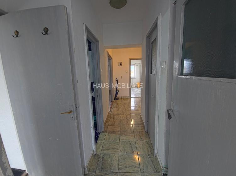 Ultracentral Tomis Mall 3 camere decomandat etaj 3/7 - 17