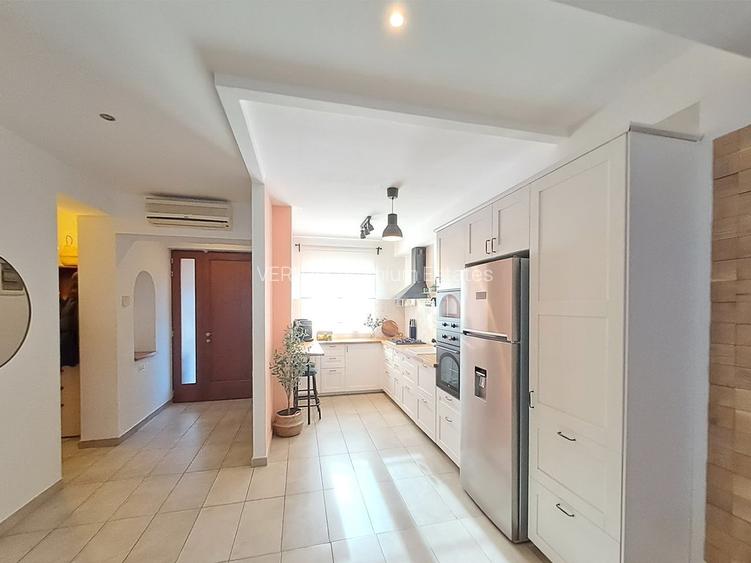 Casa de vanzare American Village, 5 camere, renovata, parcari, statie EV - 3