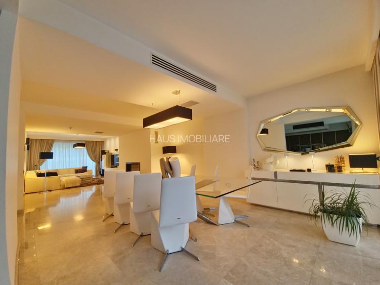 Vila deosebita  la un pas de mare mobilata si utilata - 8