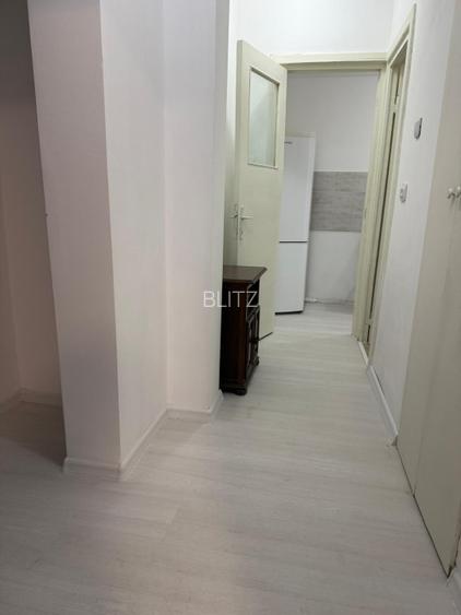 Garsoniera decomandata, 29.40 mp, zona 1 Mai - 6