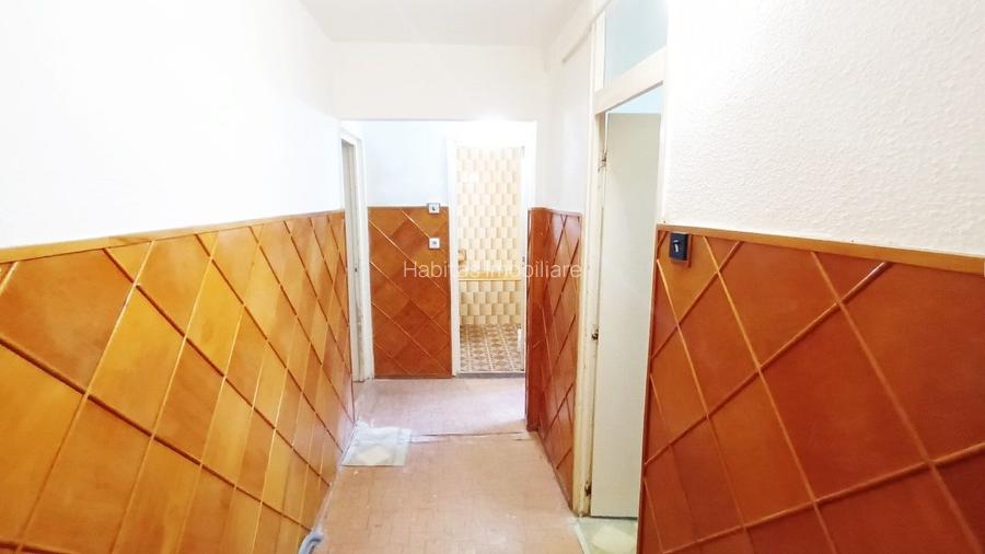 Apartament de 3 camere , 67.5 mp, Parter inalt/4,  str. Lunii- Zorilor - 12